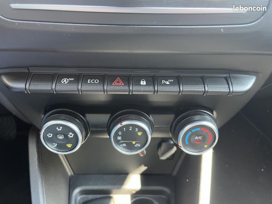 Dacia duster 1.5 bluedci 115 evasion 4x2 / suivi renault / 1ere main (image 29)