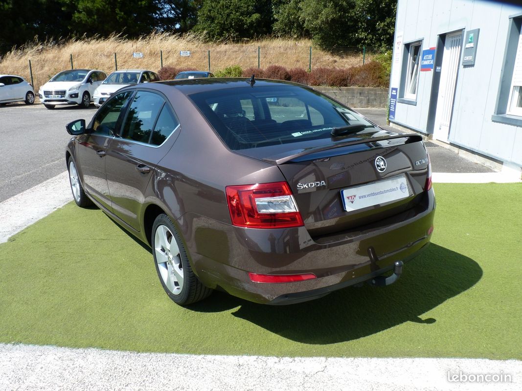Skoda OCTAVIA 1.6 TDI 110CH CR FAP GREEN TEC STYLE DSG7 (image 3)