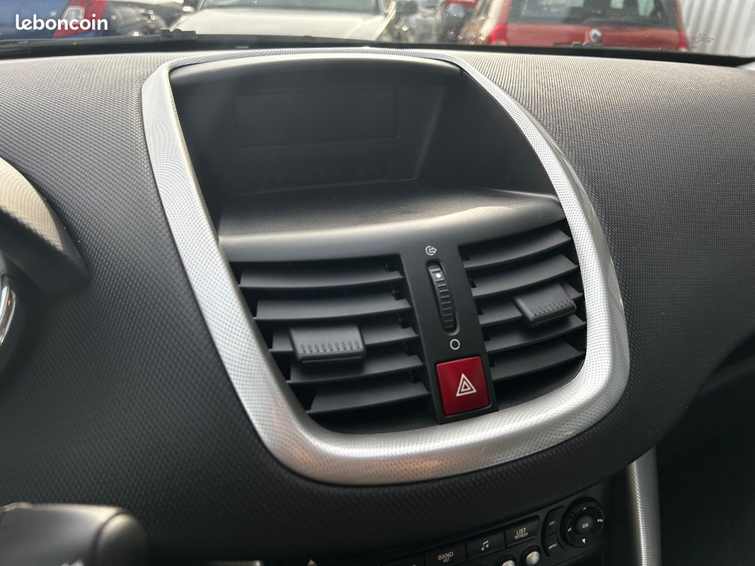 Peugeot 207 SW 1.4i 16V 95CH Premium / PAS UN MOTEUR PURETECH (image 8)