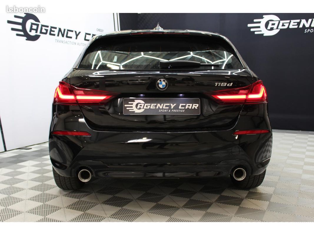 BMW SERIE 1 118d - BVA BERLINE F40 Lounge (image 20)