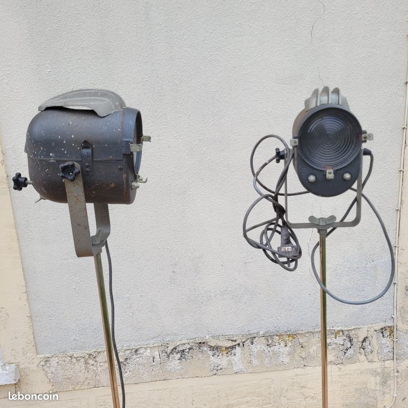 Ancien projecteur Lita avec trépied vintage (image 2)