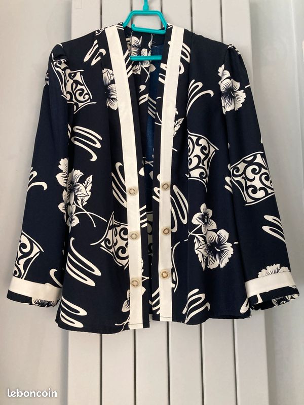 Veste chic bleu marine et blanche élégant graphisme japonisant taille 42 neuve jamais portée (image 1)