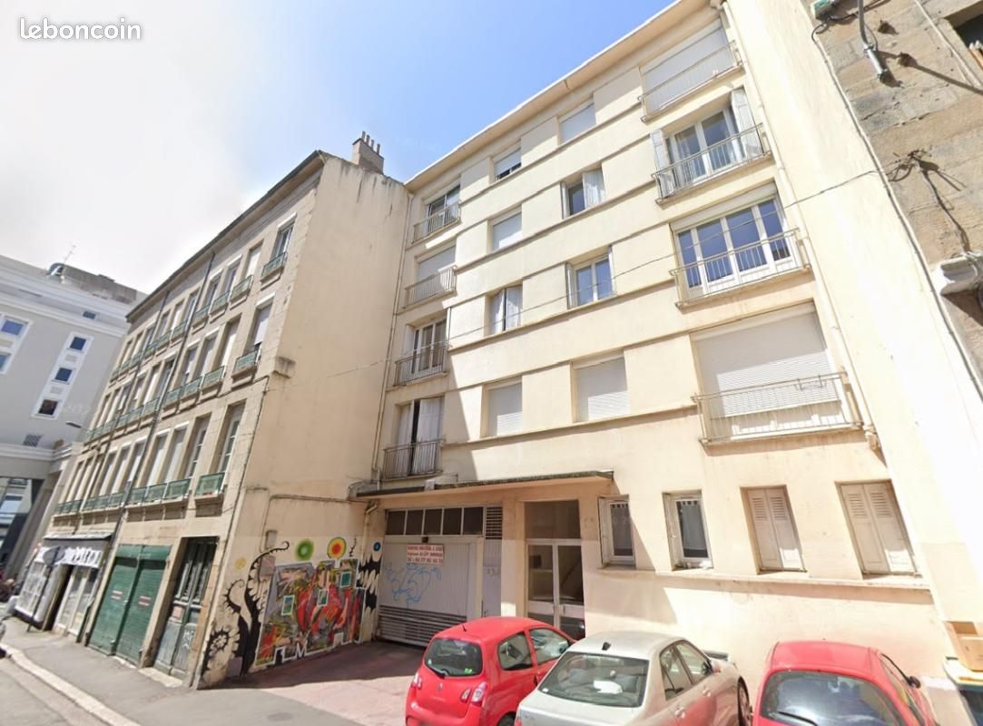 Parking 10 m² · à Saint-Étienne · 10 m² · 85 €/mois