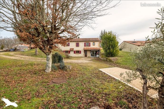 Pavillon 11 pièces 390 m²