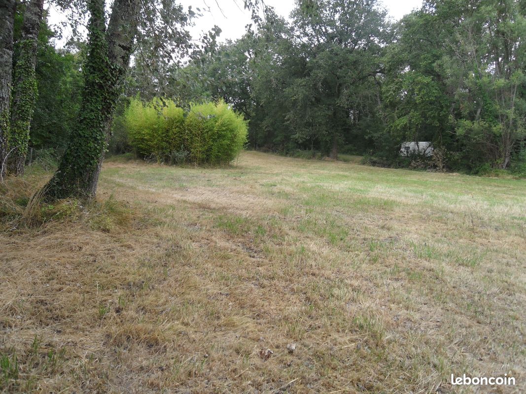 Terrain de loisir · à Mézières-en-Brenne · 14 000 €