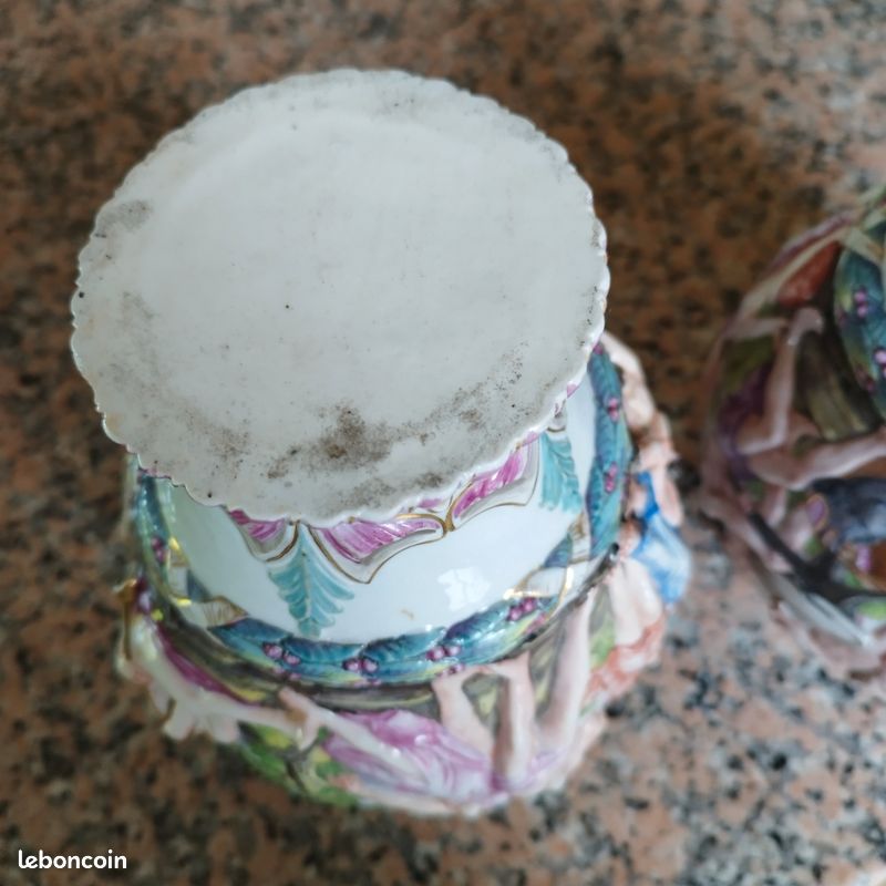Lot de deux vase Capodimonte Naples Italie en porcelaine (image 4)