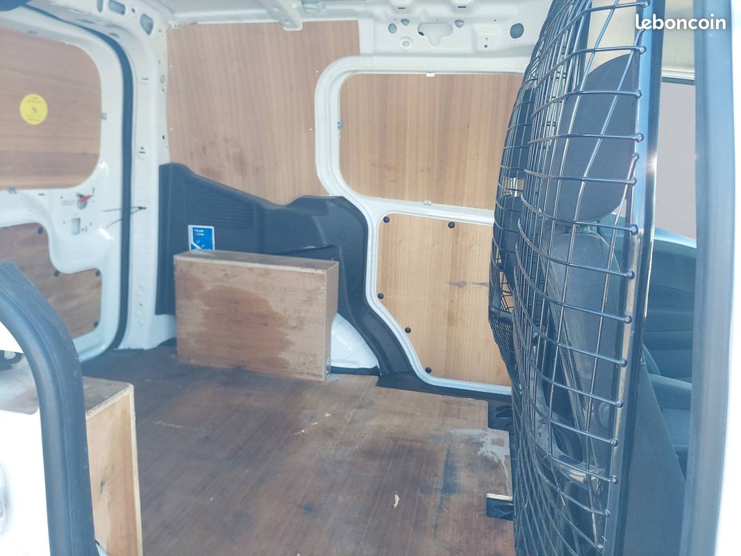 Ford transit courier fgn 1.5 tdci 100 bv6 trend (image 18)