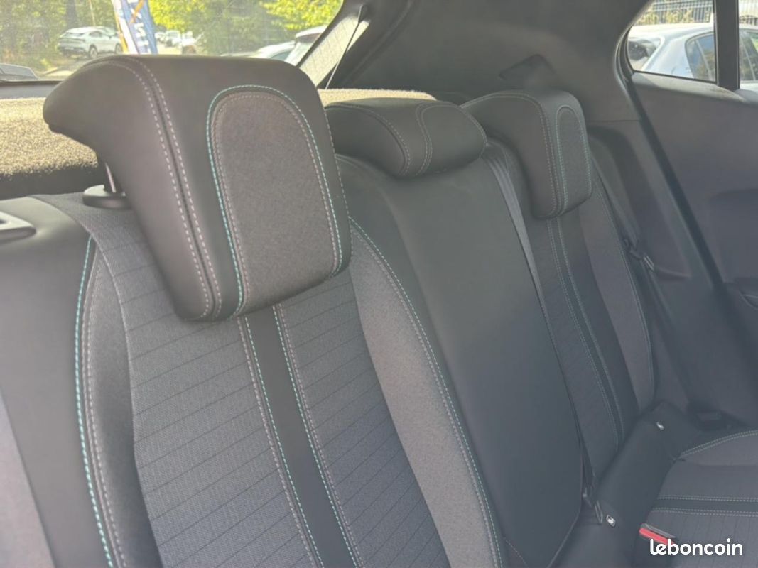 PEUGEOT 2008 1.5 bluehdi 110 s&s allure pack (image 14)