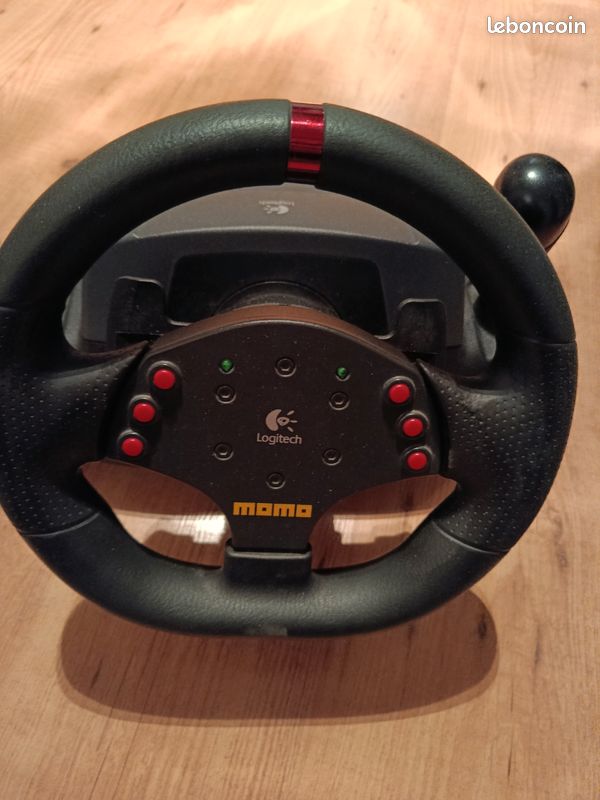 Volant Logitech momo racing (image 1)