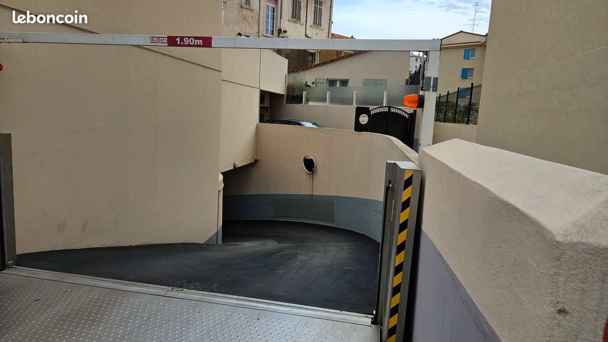 A louer garage à Cannes · 154 €/mois