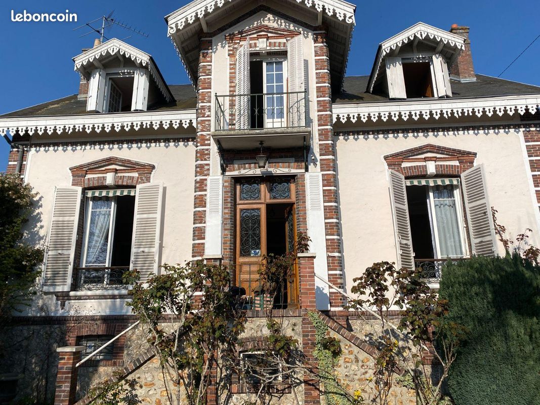 Maison 8 pièces 184 m² · à Nogent-le-Roi · 184 m² · 252 000 €