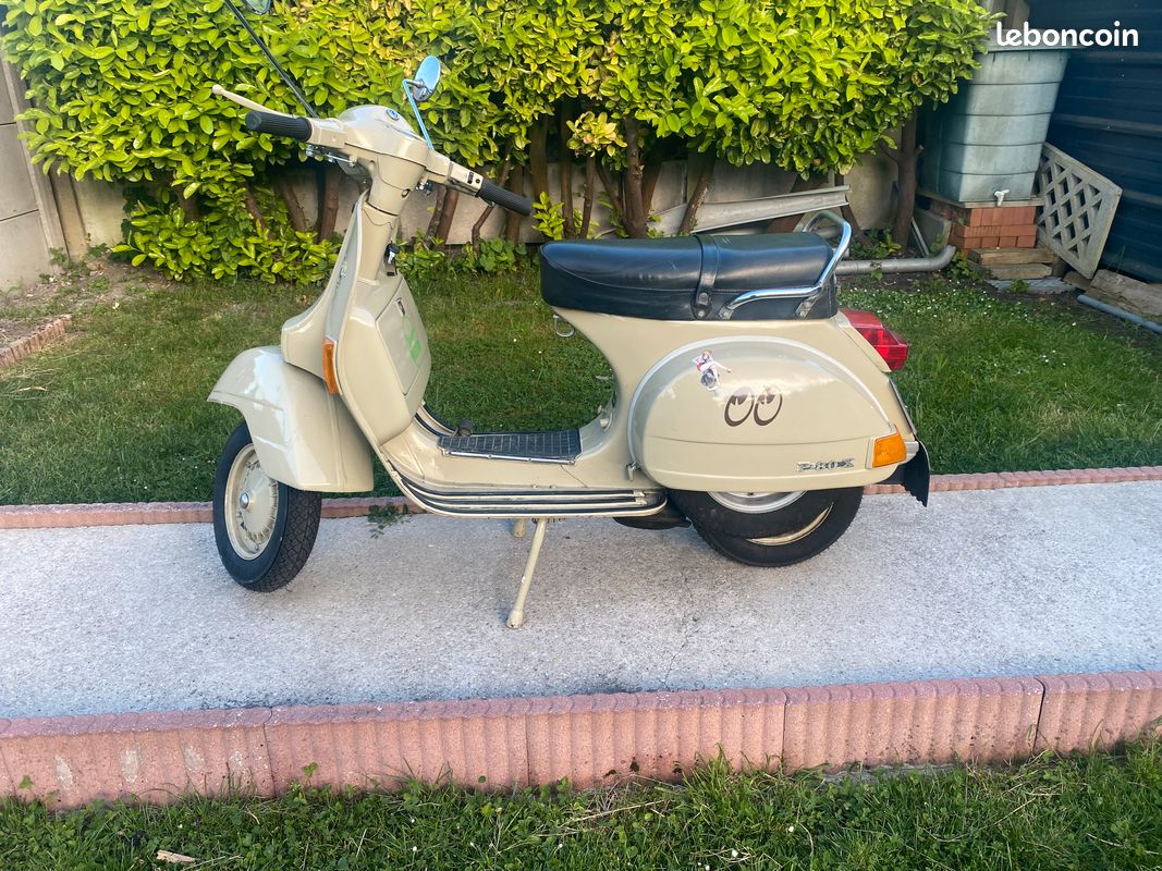 Silver Vespa P150e Colour Vespa P150 Vespa P150x Vespa Px Km Vespa