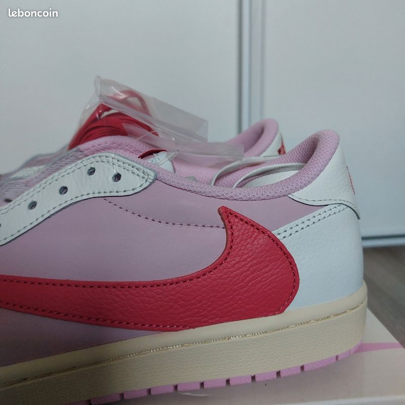 Nike Air Jordan Retro 1 Low x Travis Scott Tropical Pink 44,5eu (image 2)