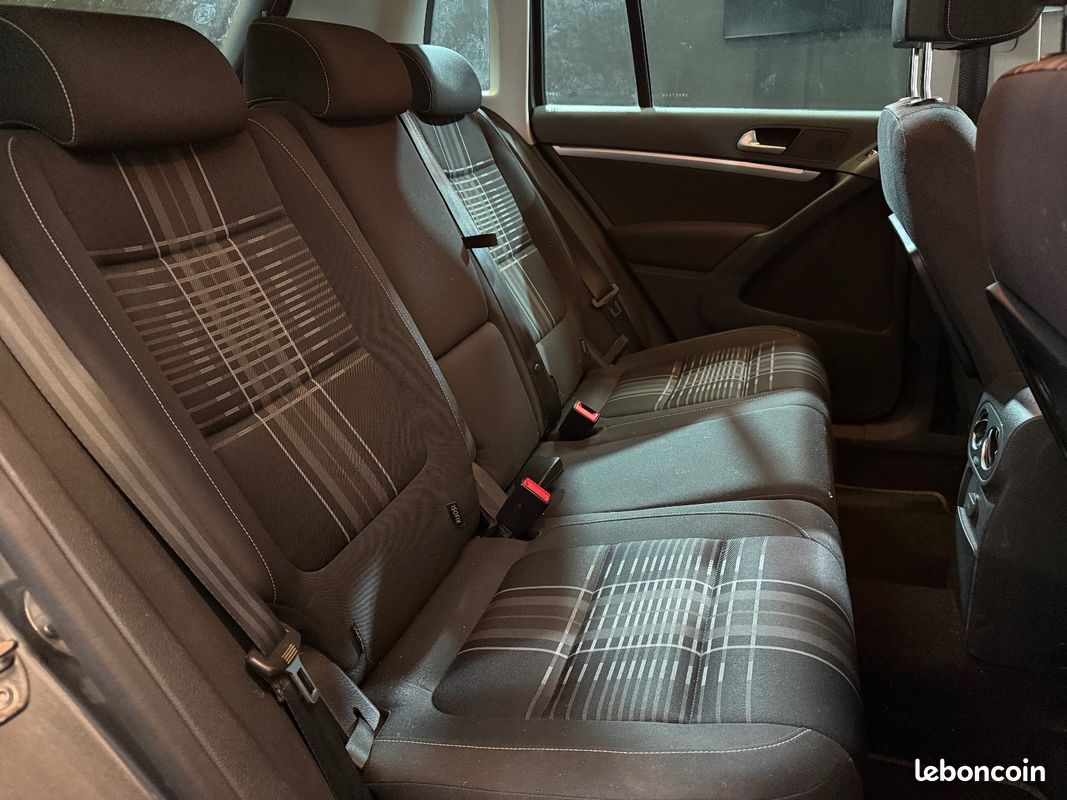 VOLKSWAGEN TIGUAN 2.0 TDI 110 FAP BlueMotion Technology Série Spéciale Lounge / COURROIE DE DISTRIBUTION A JOUR (image 12)