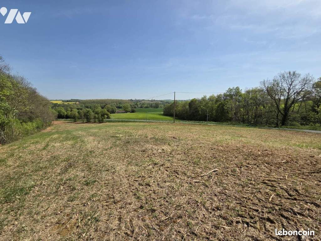 Terrain 3707 m² · à Gimont · 3 707 m² · 49 000 €