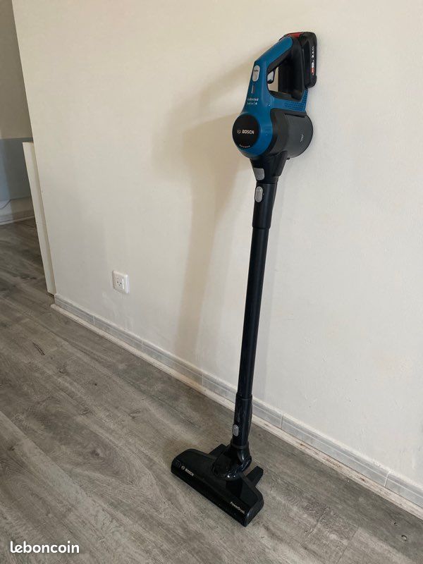 Aspirateur balai Bosch Unlimited série Électroménager