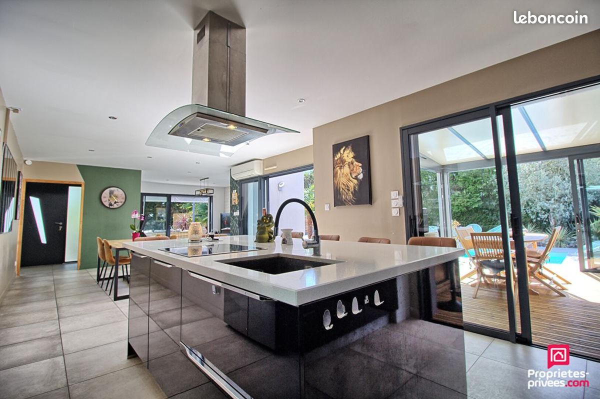Maison 8 pièces 220 m² · à Saint-Barthélemy-d'Anjou · 220 m² · 469 900 €