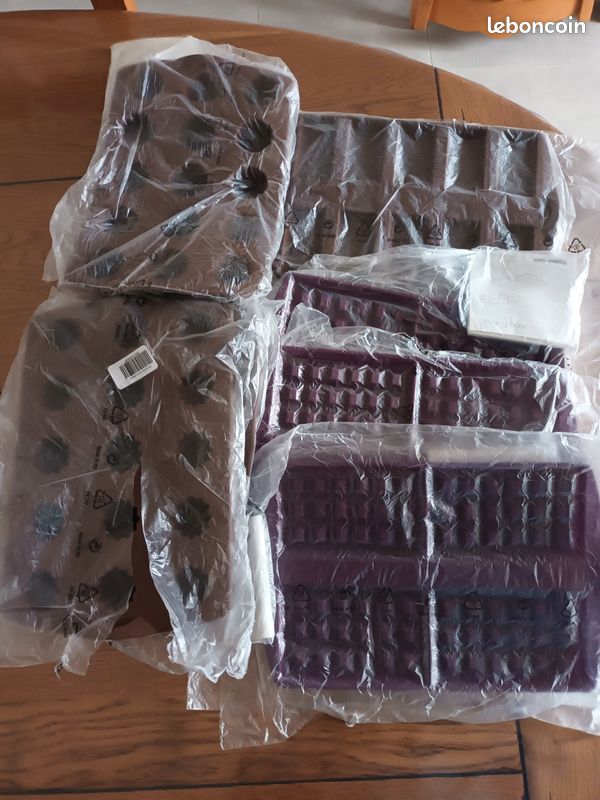 3 Moules Silicone Tupperware Violet – Neufs Lot Cuisine