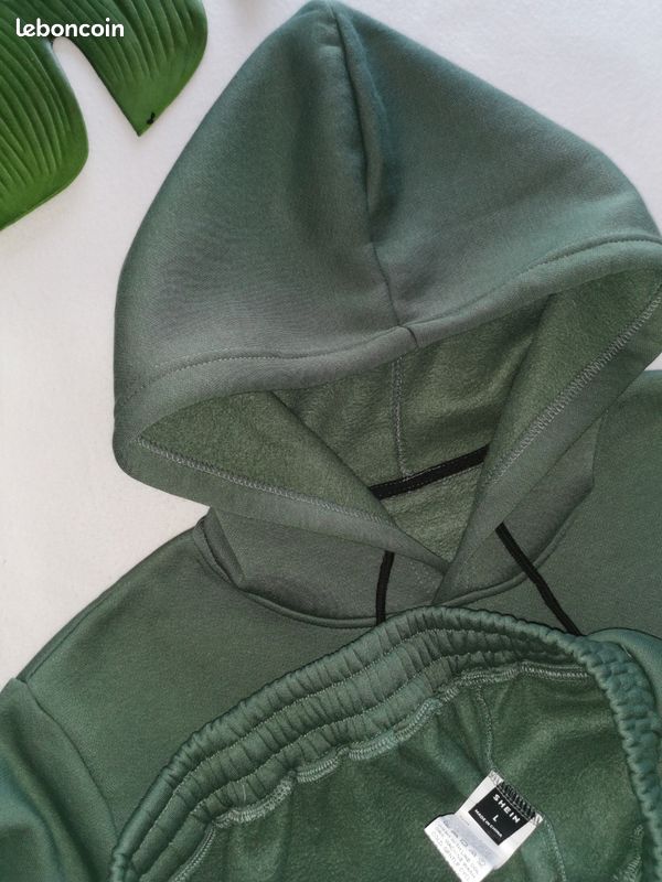 Ensemble de survĂȘtement vert Shein Taille L (image 2)