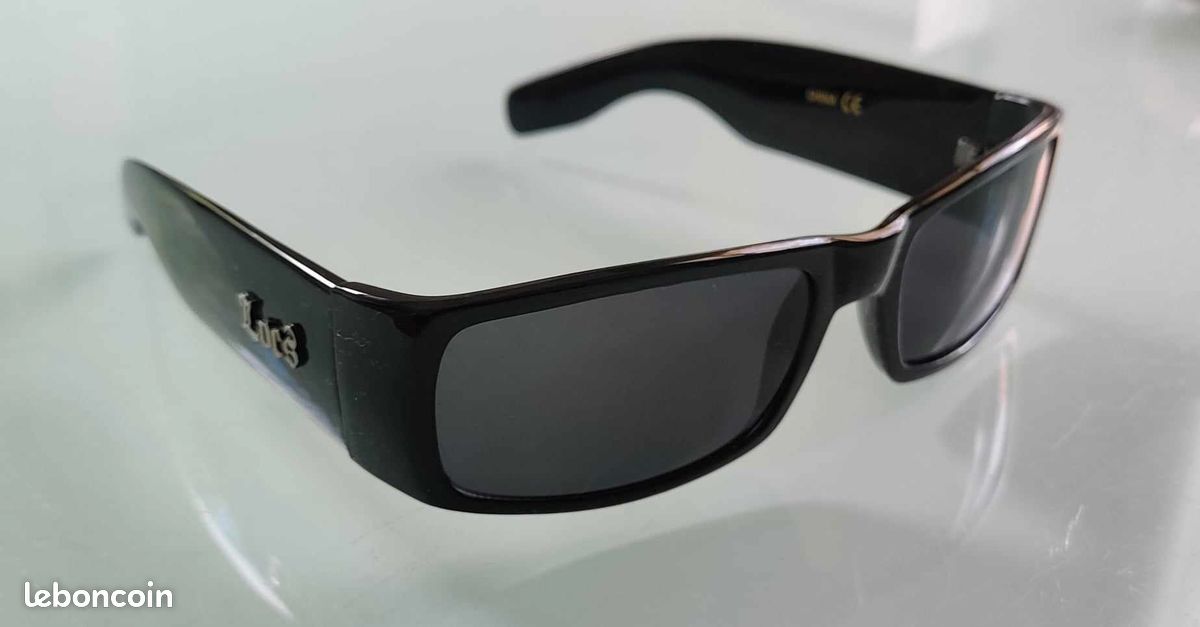 Paires de lunettes de soleil Locs biker (image 1)