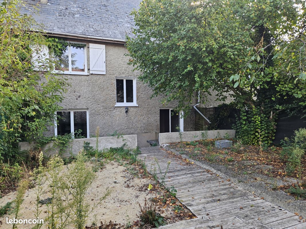 Maison 7 pièces 120 m² · à Roinville · 120 m² · 1 050 €/mois
