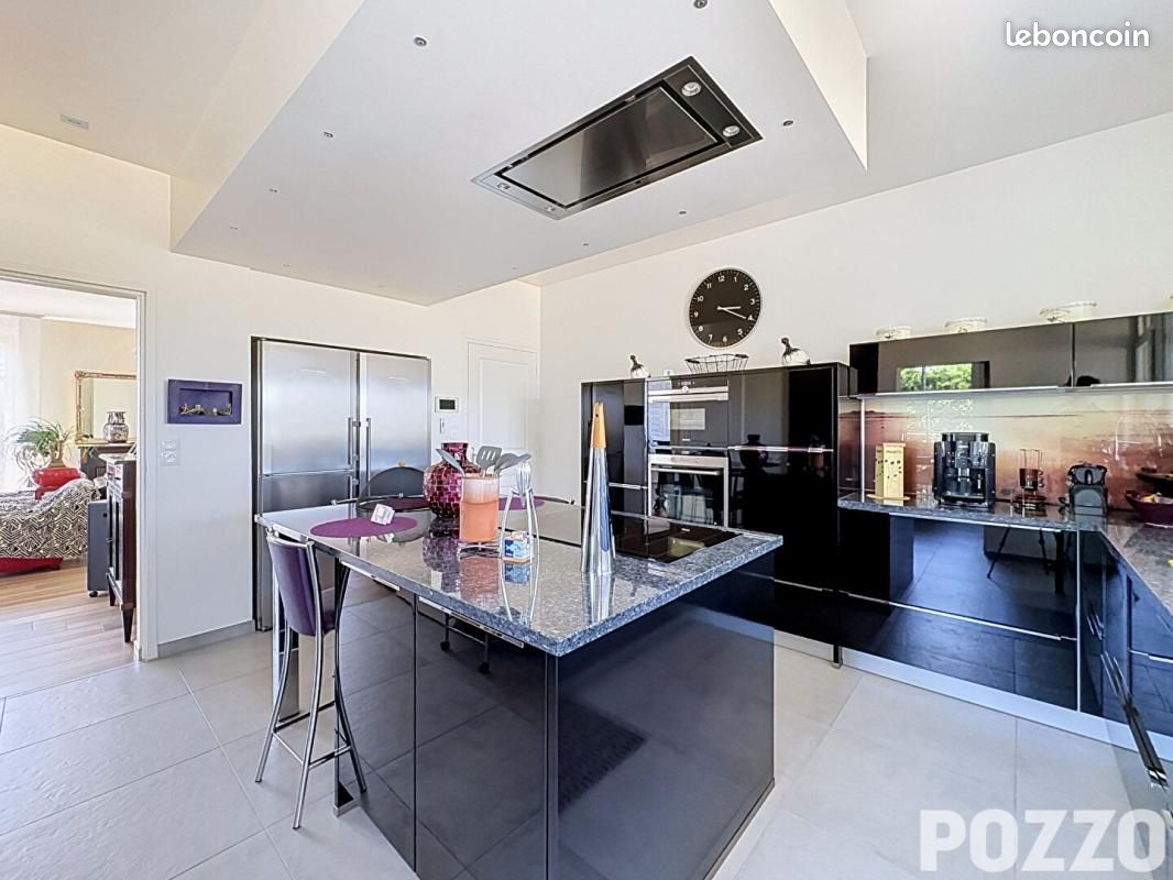 Maison 10 pièces 347 m² (image 8)