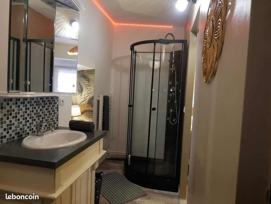 Immeuble 6 pièces 110 m² · à Quintin · 110 m² · 215 000 €