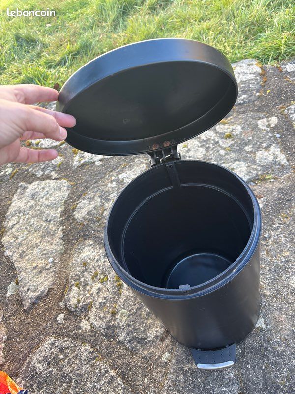 Poubelle 30l noire (image 3)