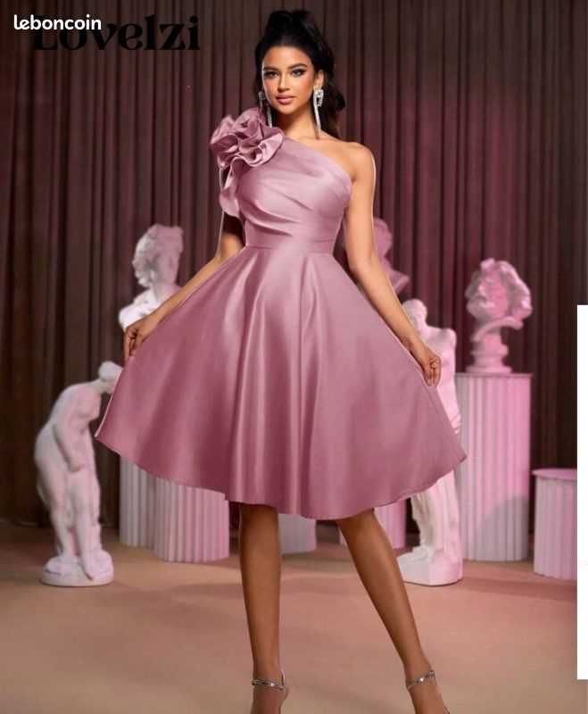 Robe De Soirée Dentelle Noir Floral Taille 38 - Longue, Manches Dénudées - Élégant