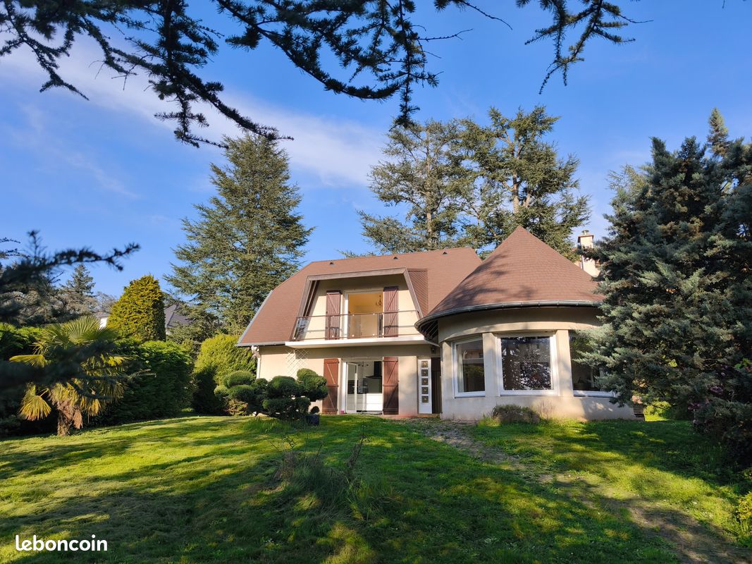 Maison 7 pièces 160 m² · à Saint-Priest-en-Jarez · 160 m² · 495 000 €