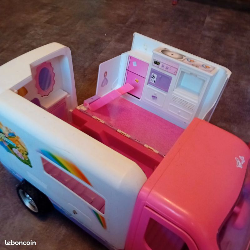 Camping car barbie (image 2)