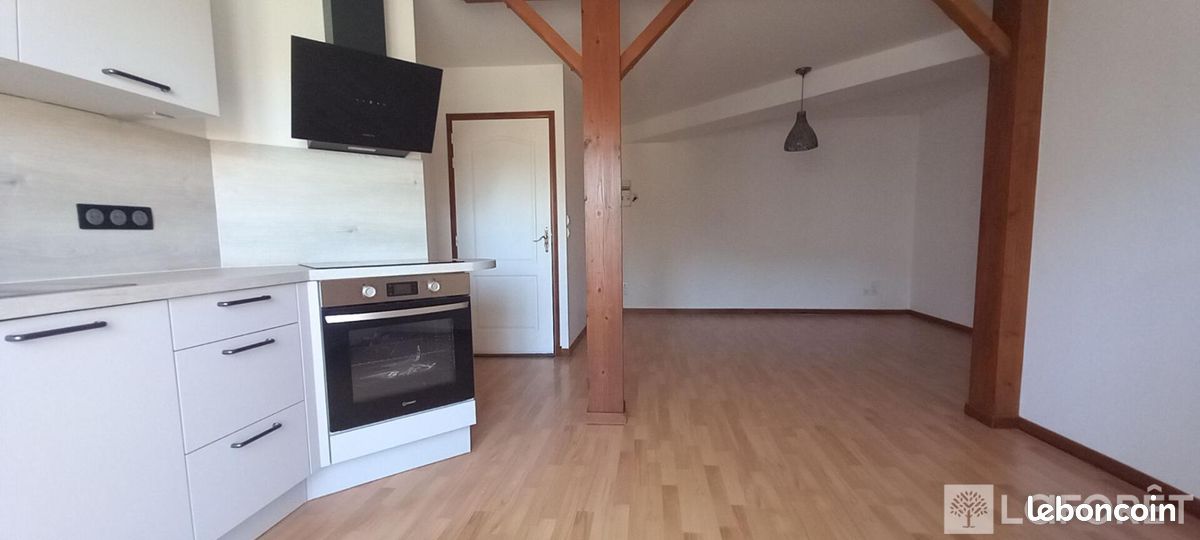 Appartement 3 pièces 51 m² · à Saint-Flour · 51 m² · 445 €/mois