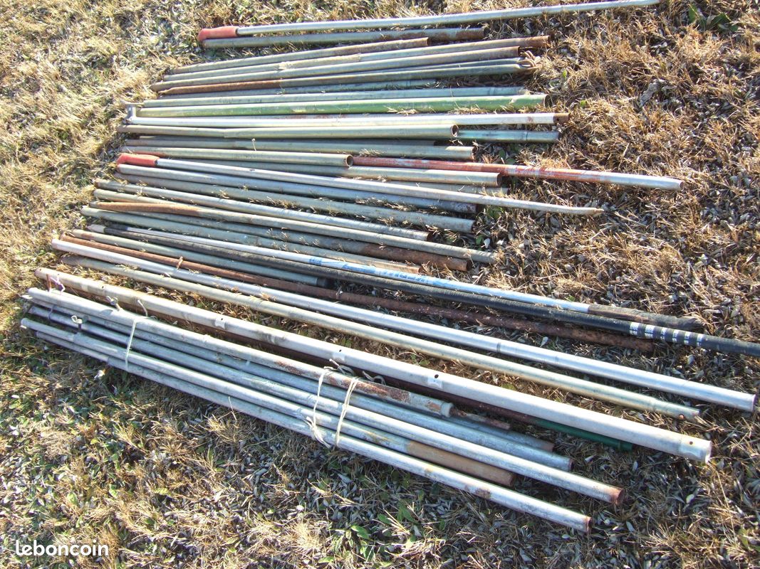 Piquets en métal (image 1)
