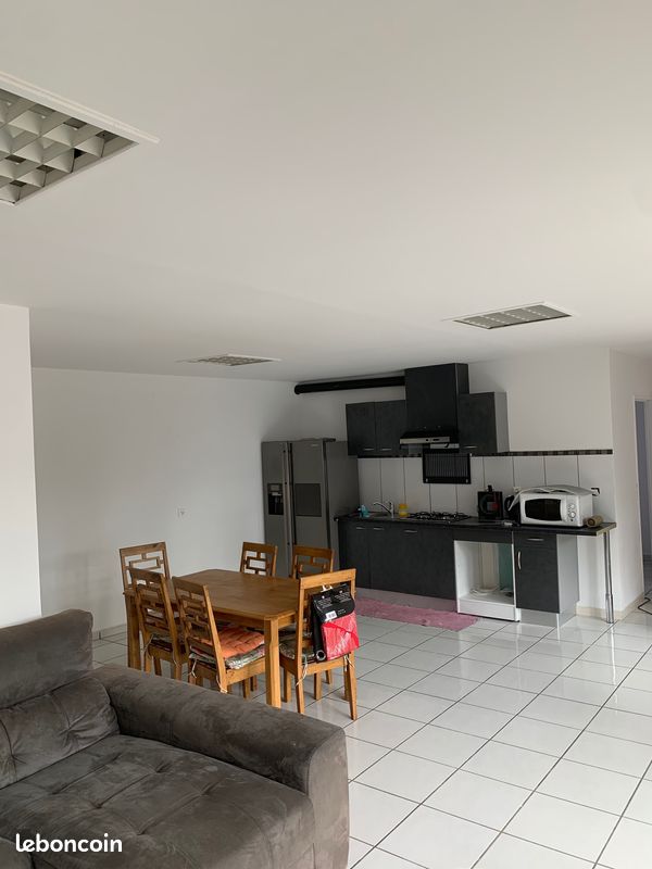 Appartement 3 pièces 70 m² · à Saint-Pierre · 70 m² · 1 000 €/mois