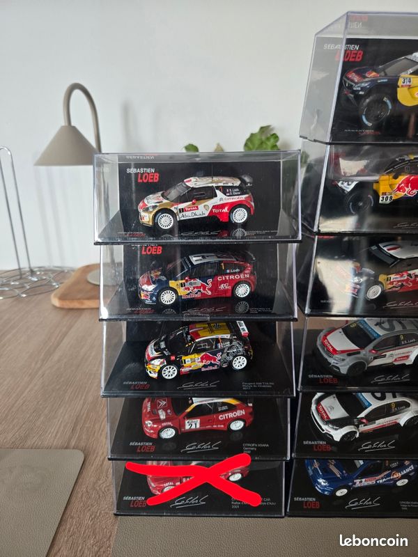 Horloge Miniature Auto-horloge – Peugeot 2008 DKR Sébastien Loeb, Rallye Dakar 2016, 20x30cm