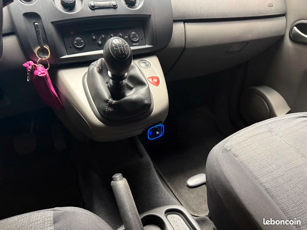 RENAULT SCENIC II 1.6 16V Expression (image 24)