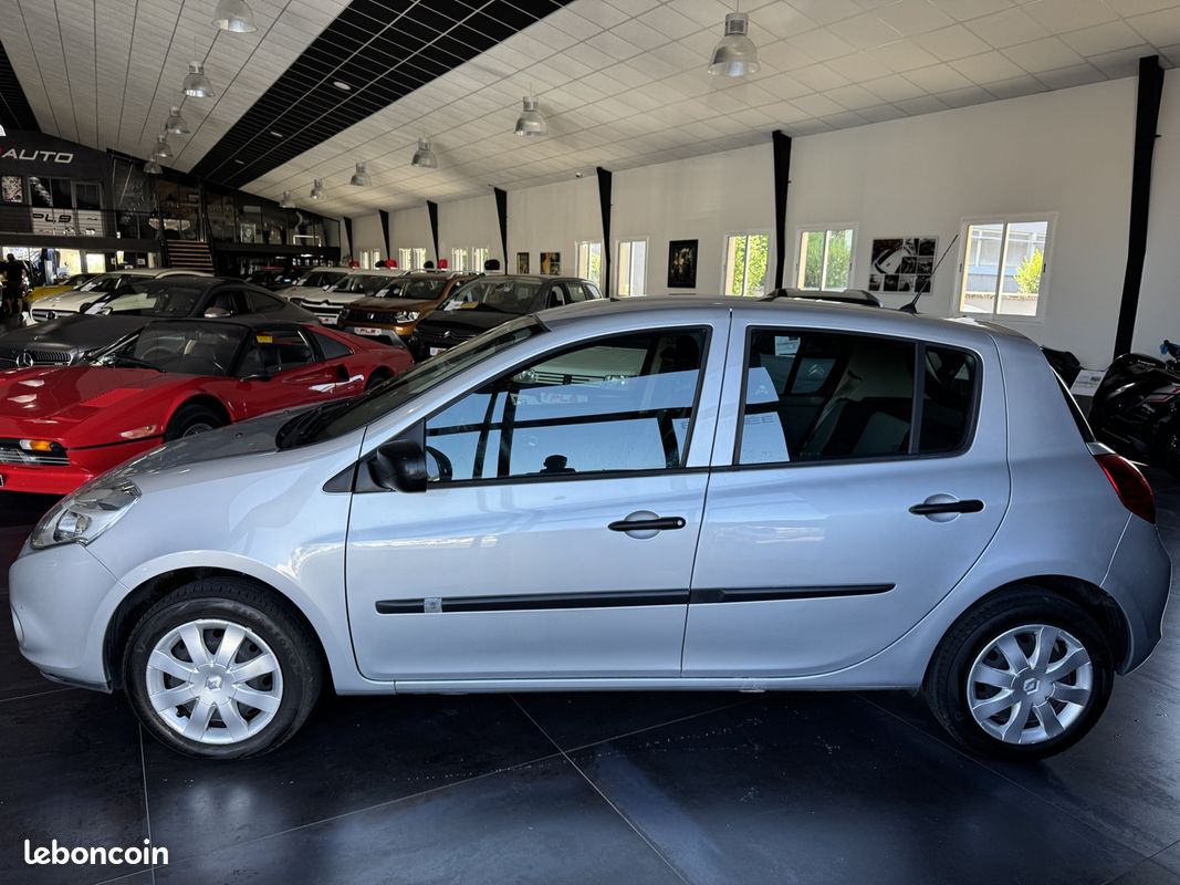 Renault CLIO III 1.2 16V 75CH 5P 30 800 KM 1 ERE MAIN PLB AUTO (image 4)