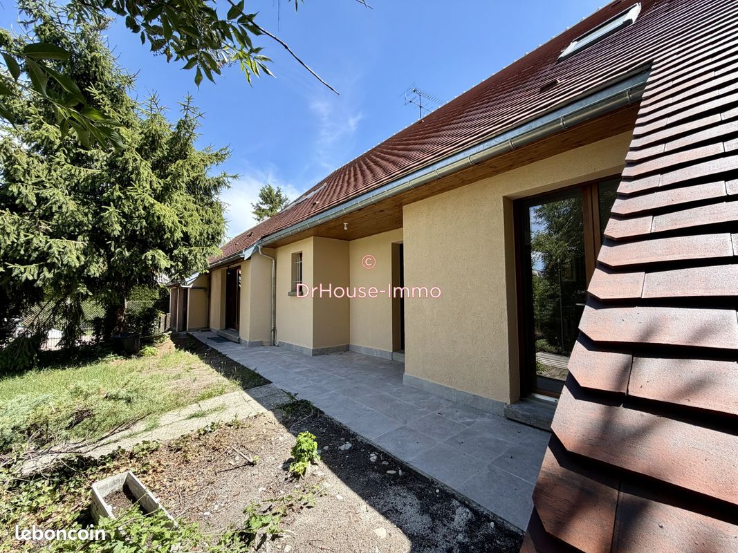 Maison 8 pièces 196 m² · à Amilly · 196 m² · 270 000 €