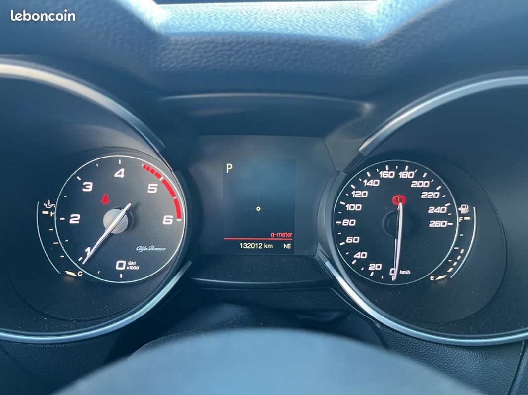ALFA ROMEO STELVIO 2.2 150 ch AT8 Business (image 11)