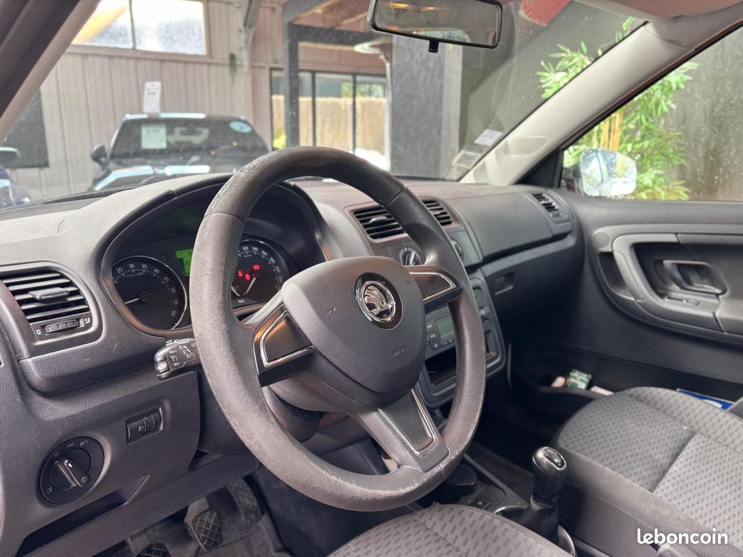 SKODA FABIA 1.6 TDi 75 CH ACTIVE (image 7)