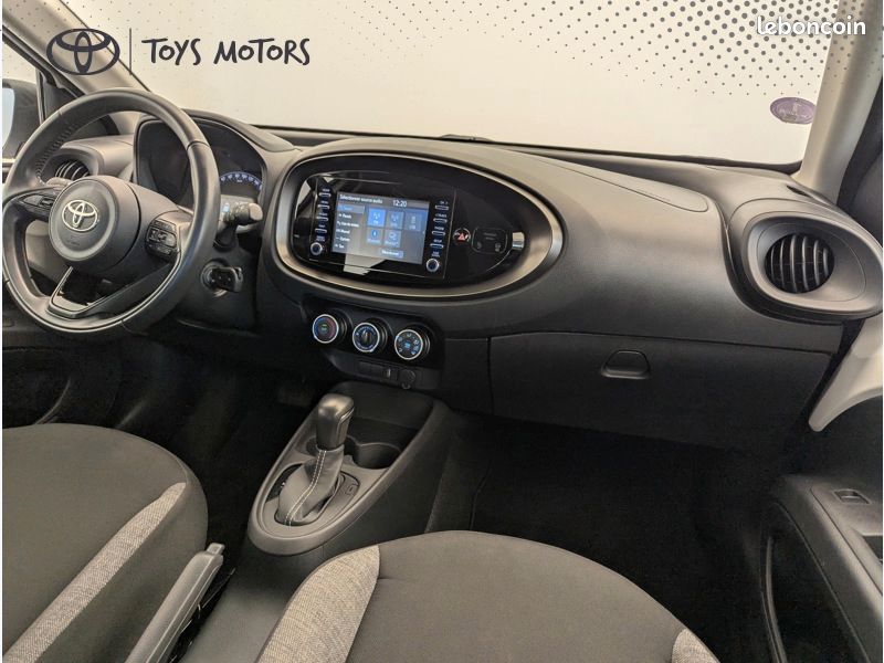 Toyota aygo x 1.0 VVT-i 72 Dynamic S-CVT (image 10)