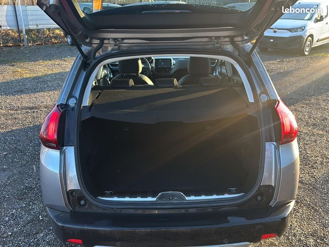 PEUGEOT 2008 1.2 puretech 110 crossway (image 22)
