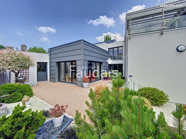 Maison 8 pièces 224 m²