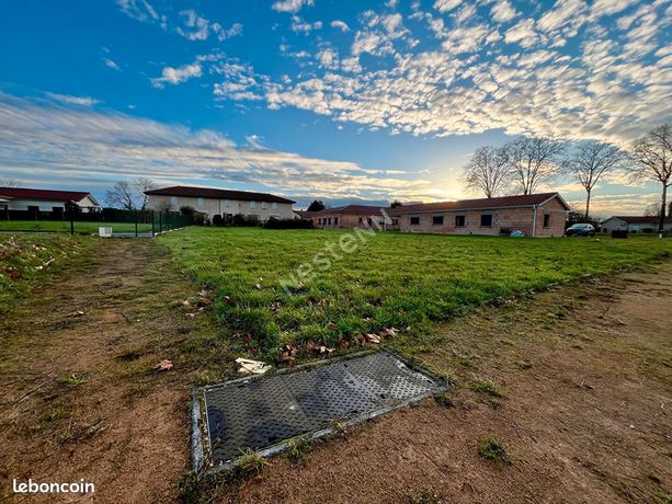 Terrain 1024 m² SAINT BENIGNE