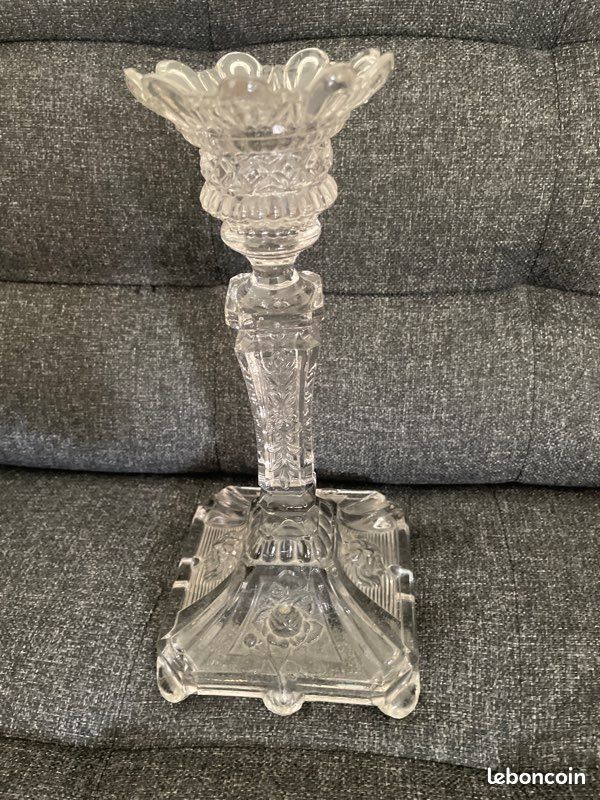 1 PAIRE DE BOUGEOIR en verre ciselé ( LE LION ET LA ROSE ) en parfait état (image 3)
