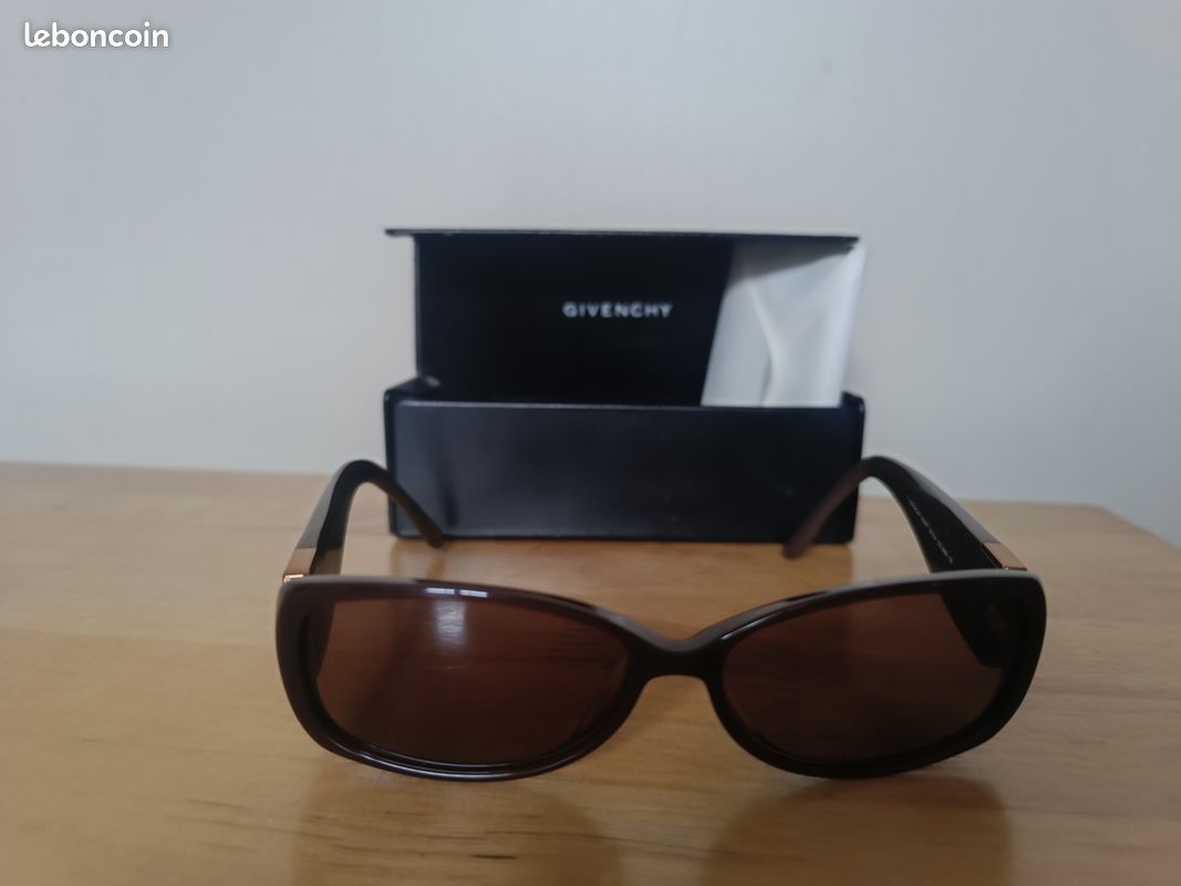 Lunettes de soleil Givenchy Montres Bijoux