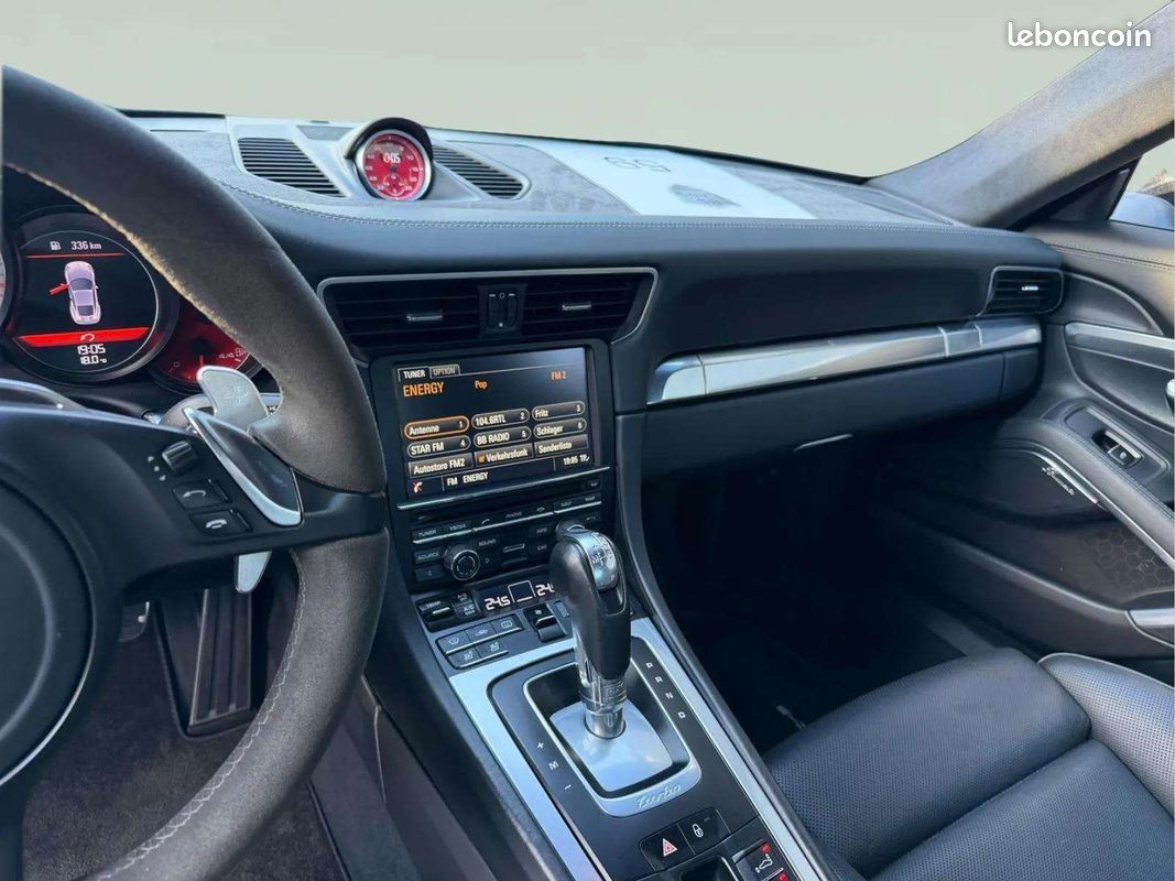 Porsche 911 Type 991 Turbo * 521 ch * Burmester * Sport Chrono * Toit Ouvrant Verre * Caméra (image 15)