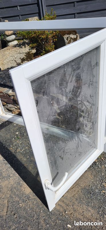 Vends fenêtre PVC blanc (image 1)