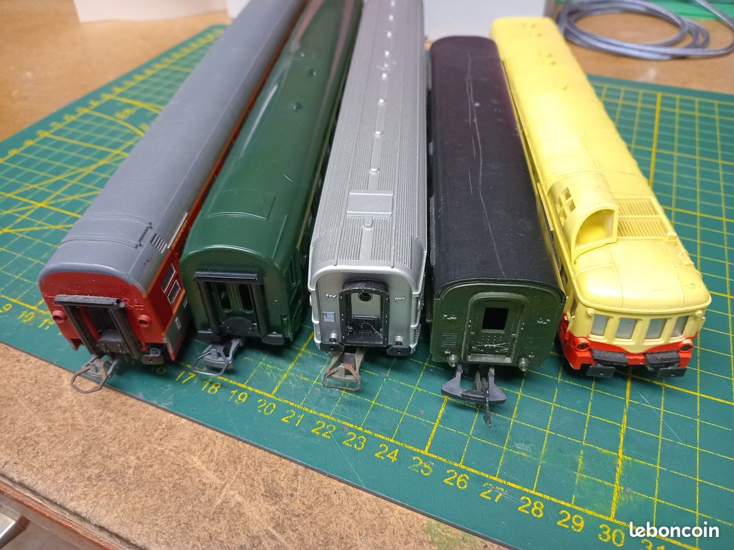 Lot 4 Wagons Jouef HO Divers, Dont Un Neuf, Réseau Train électrique, Made In France