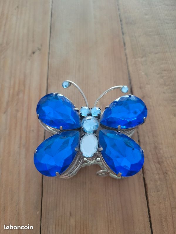 Petite boîte papillon (image 1)